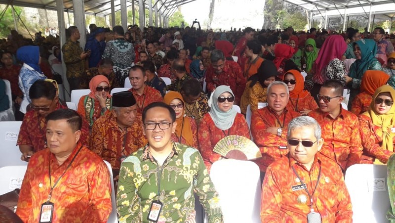 Jokowi : Manajemen Pemerintahan Juga Perlu Zoom Out - Zoom In