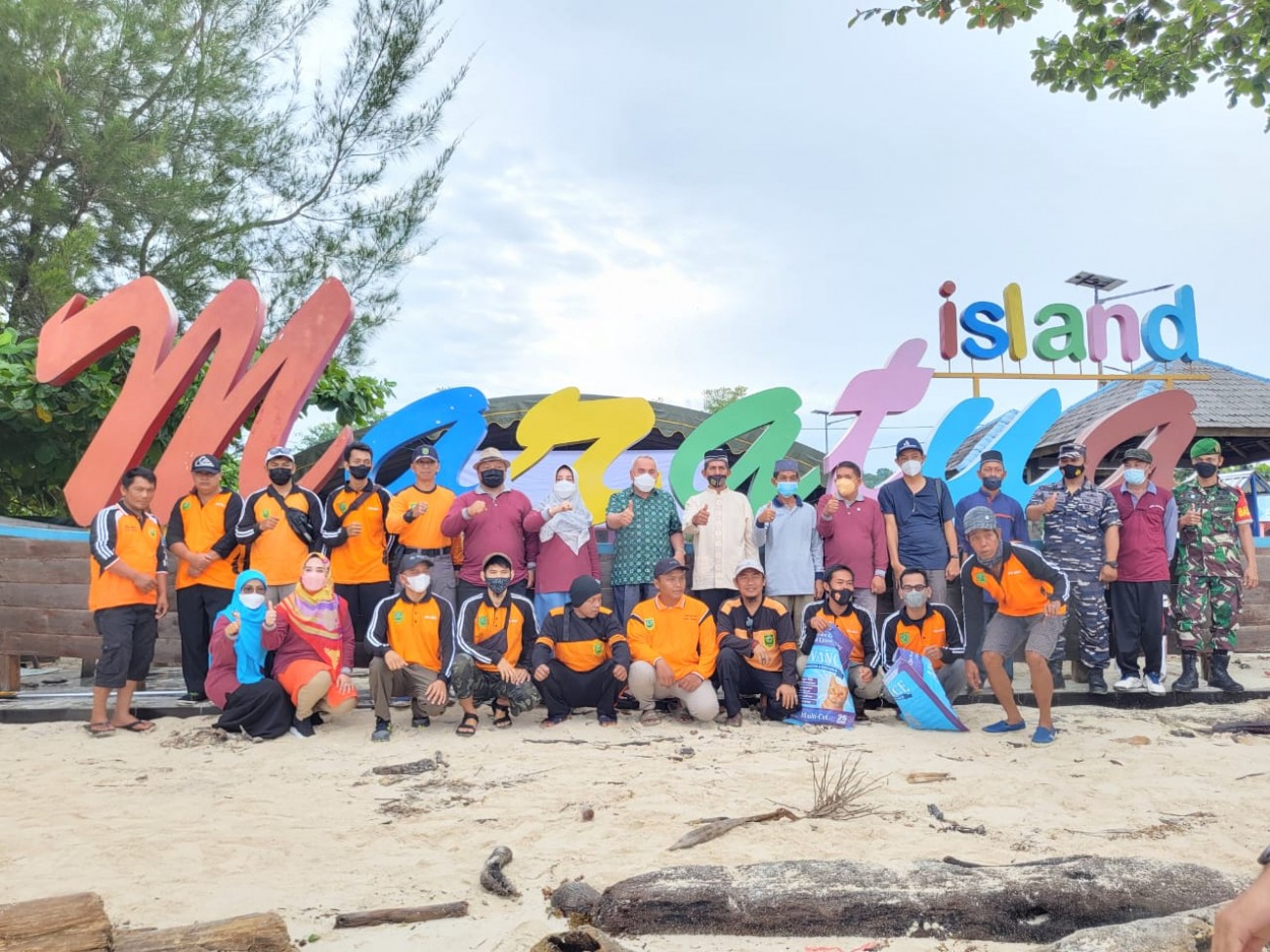 DPMPD Dukung Gerakan Aksi Bersih Pantai Pulau Maratua